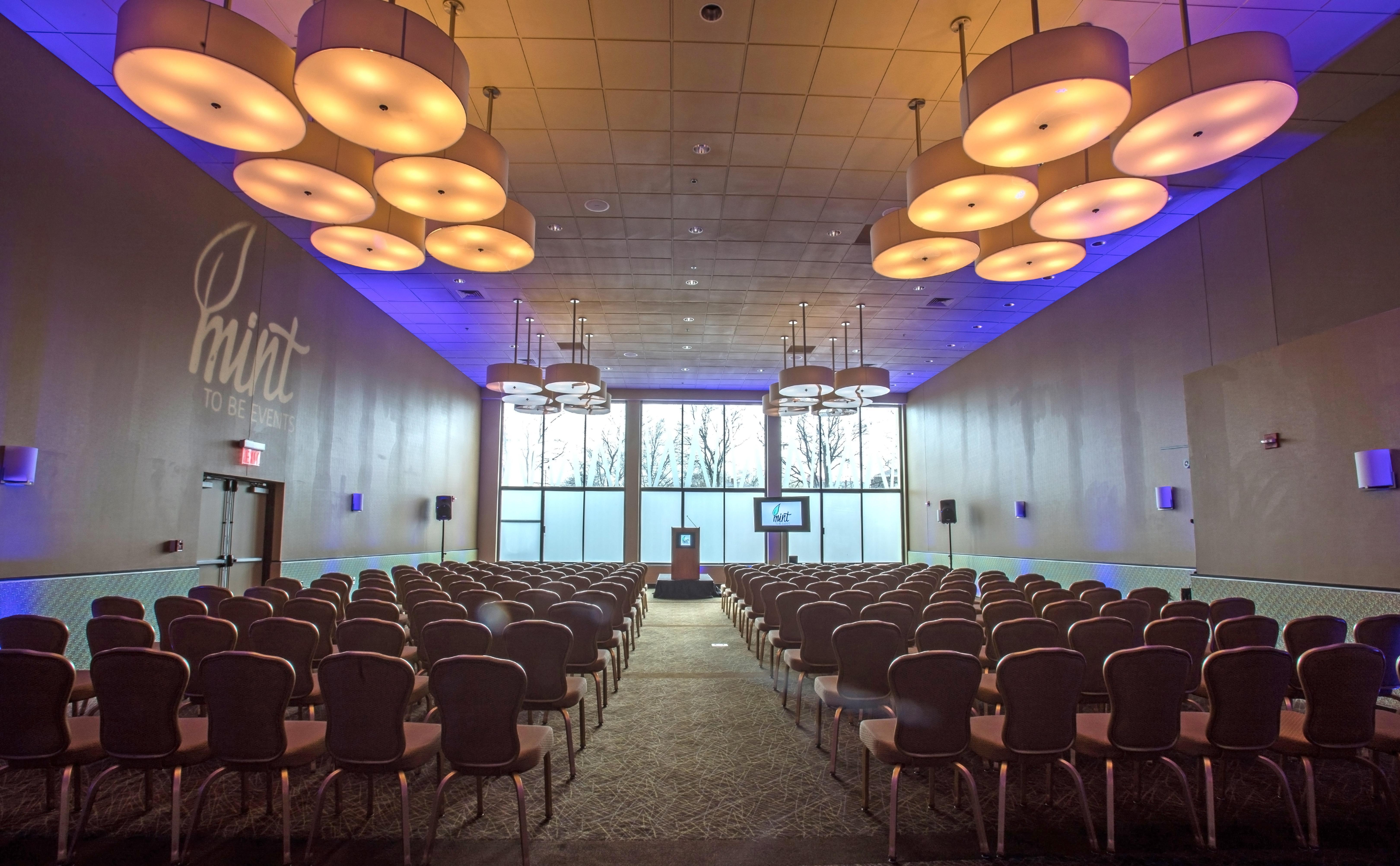 Holiday Inn Boston - Cambridge Area By Ihg Somerville Exterior photo